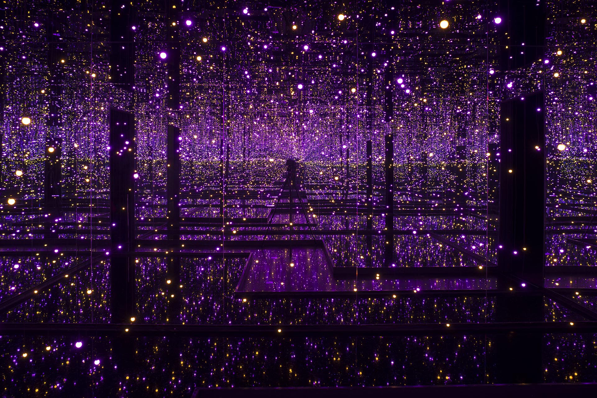 Kusama’s Infinity Mirror Rooms in Tate Modern