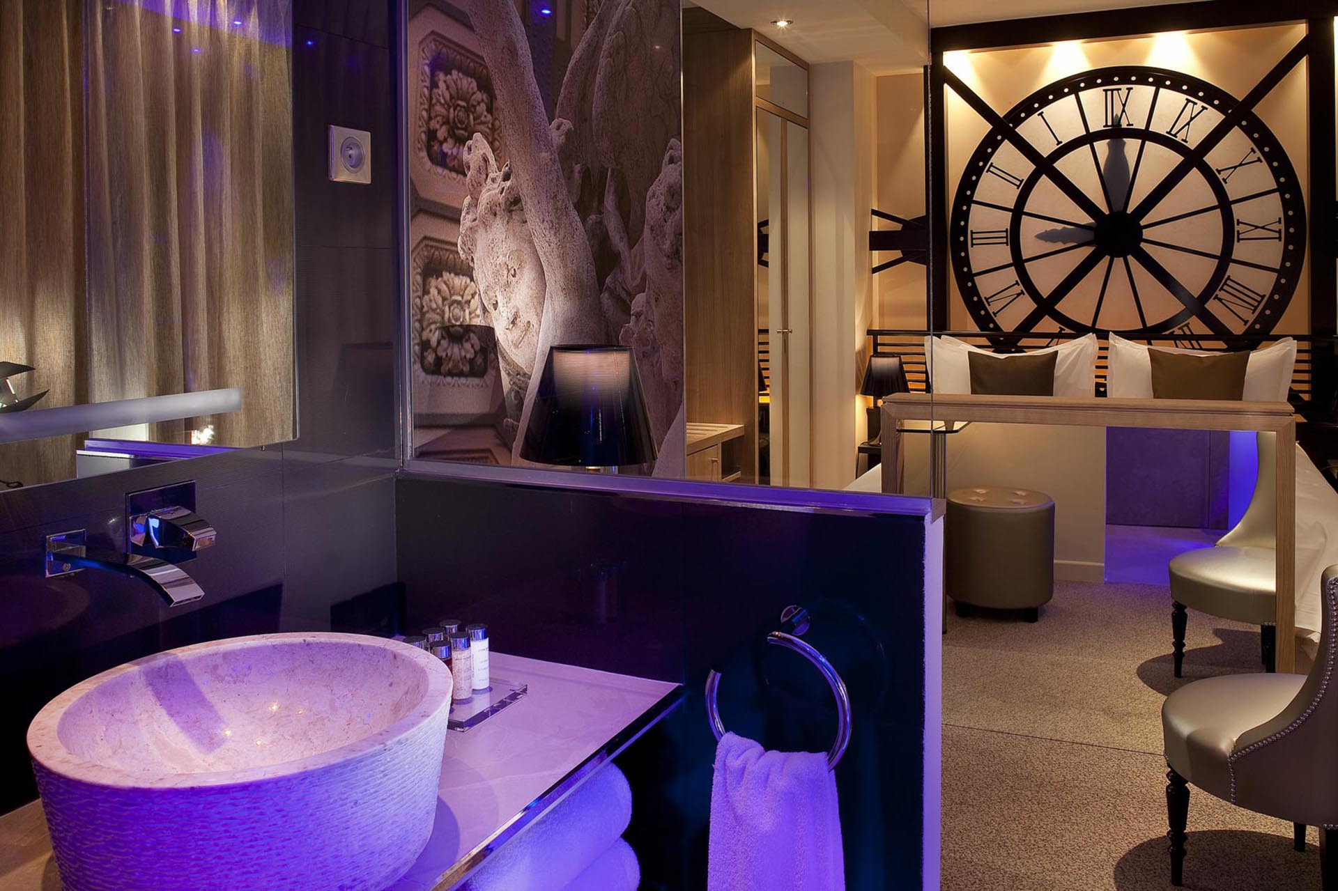 A romantic stay in Paris: Secret de Paris
